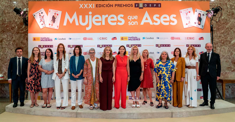 Rocío Arroyo receives the “Women’s Innovation and Entrepreneurship Award” by the Spanish Federation of Women Managers, Executives, Professionals and Businesswomen.
